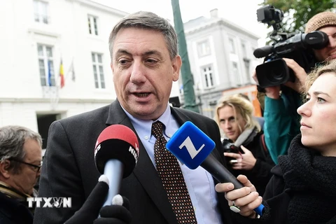 Bộ trưởng Nội vụ Bỉ Jan Jambon trả lời báo giới tại Brussels. (Ảnh: AFP/TTXVN)