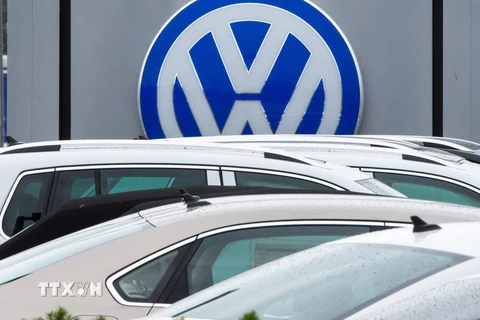 Xe Volkswagen được thu hồi tại thị trường Mỹ được đỗ tại một bãi đỗ xe ở Pontiac, bang Michigan. (Ảnh: AFP/TTXVN)