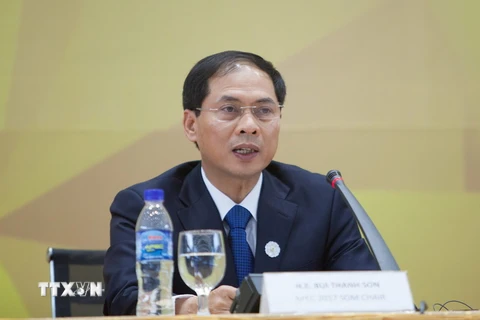 Thứ trưởng Thường trực Bộ Ngoại giao Bùi Thanh Sơn, Phó Chủ tịch Ủy ban Quốc gia APEC 2017, Chủ tịch Hội nghị các Quan chức Cao cấp (SOM) APEC 2017. (Ảnh: TTXVN)