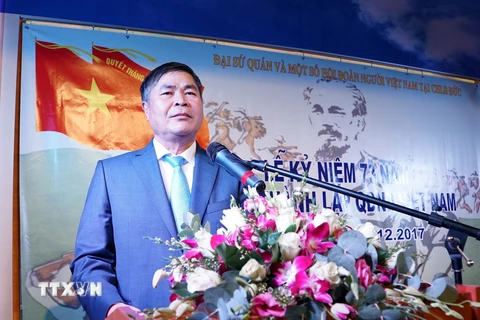 Đại sứ Việt Nam tại Đức Đoàn Xuân Hưng phát biểu tại lễ kỷ niệm. (Ảnh: Phạm Văn Thắng/TTXVN)