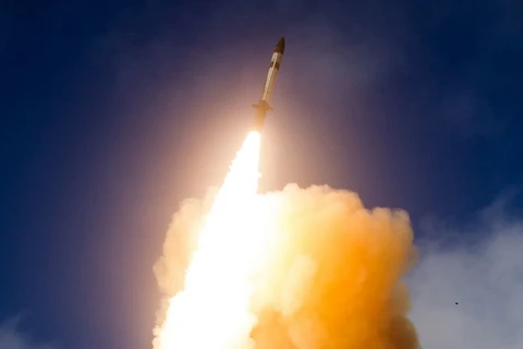 Tên lửa SM-3 Block IIA được phóng thử từ California, Mỹ.(Ảnh: Missile Defense Agency/TTXVN)