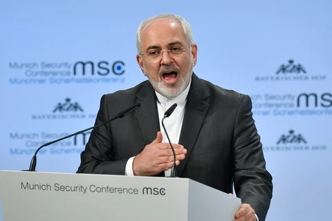 Ngoại trưởng Iran Javad Zarif phát biểu tại Munich. (Ảnh: AFP/TTXVN)