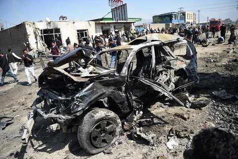 Hiện trường một vụ đánh bom tại Afghanistan. (Ảnh: AFP/TTXVN)