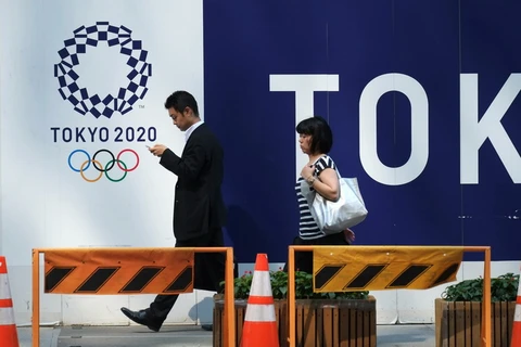 Logo của Thế vận hội Olympic Tokyo 2020 ở thủ đô Tokyo ngày 20/7/2017. (Ảnh: AFP/TTXVN)