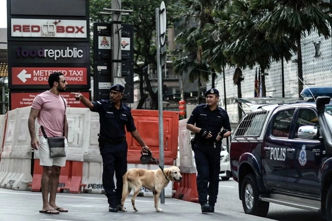 Cảnh sát Malaysia tuần tra tại Kuala Lumpur. (Ảnh: AFP/TTXVN)