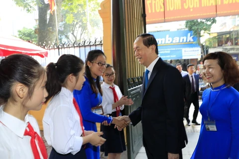 Chủ tịch nước Trần Đại Quang dự Lễ khai giảng năm học 2017-2018 của Trường Trung học cơ sở Trưng Vương, quận Hoàn Kiếm, Hà Nội. (Ảnh: Nhan Sáng/TTXVN)