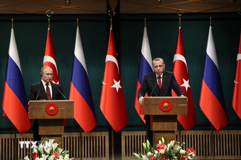Tổng thống Thổ Nhĩ Kỳ Recep Tayyip Erdogan và Tổng thống Nga Vladimir Putin. (Ảnh: THX/TTXVN)