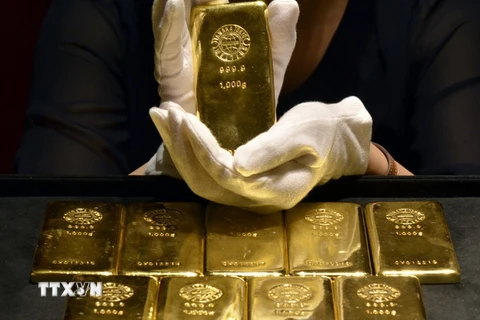 Vàng được bày bán tại Tokyo, Nhật Bản. (Ảnh: AFP/TTXVN)
