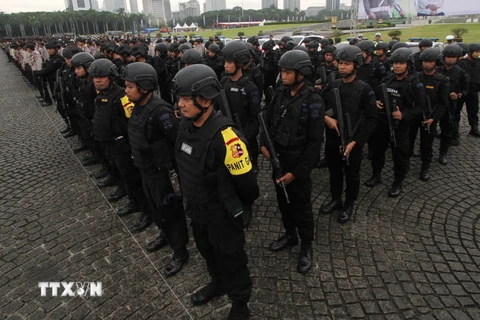 Cảnh sát Indonesia. (Ảnh: AFP/TTXVN)