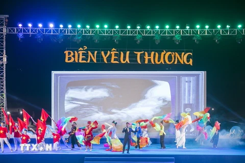 Đêm gala hưởng ứng Tuần lễ Biển và Hải đảo Việt Nam và Ngày Đại dương Thế giới năm 2018. (Ảnh: Nguyễn Hoàng/TTXVN)
