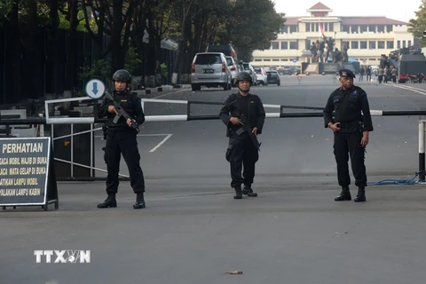 Cảnh sát Indonesia. (Ảnh: THX/TTXVN)