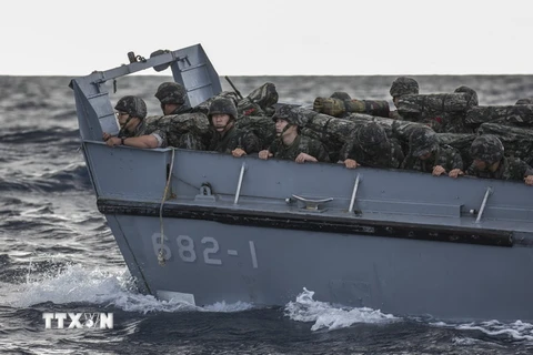 Hải quân Hàn Quốc tham gia cuộc tập trận tại quần đảo Dokdo năm 2017. (Ảnh: Yonhap/TTXVN)