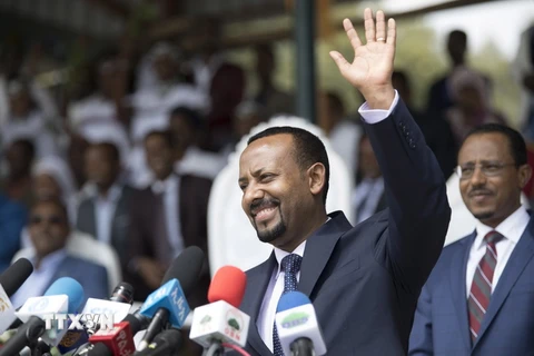 Tân Thủ tướng Ethiopia Abiy Ahmed ở trung tâm thủ đô Addis Ababa. (Ảnh: TTXVN phát)