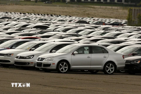 Ôtô của Tập đoàn Volkswagen và Audi tại một bãi đỗ xe ở Michigan của Mỹ. (Ảnh: AFP/TTXVN)
