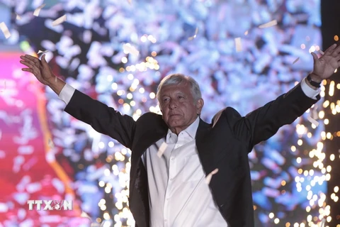 Ứng cử viên cánh tả Andres Manuel Lopez Obrador, đứng đầu liên minh “Cùng nhau, chúng ta làm nên lịch sử” gồm 3 đảng Morena. (Ảnh: EPA/TTXVN)