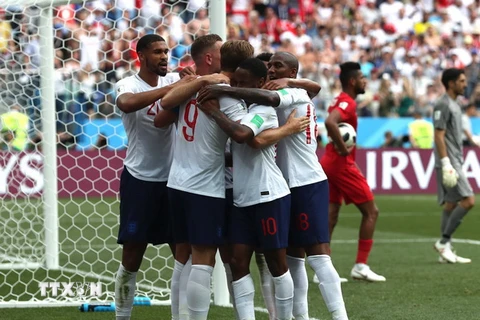 Pha ăn mừng bàn thắng của các cầu thủ đội tuyển Anh trong trận đấu gặp Panama ở ở lượt trận thứ hai bảng G vòng chung kết World Cup 2018 diễn ra ở Nizhny Novgorod, Nga ngày 24/6. (Ảnh: THX/TTXVN)