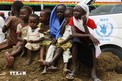 Trẻ em Sudan tại một trại tị nạn ở Kadugli ngày 13/5 vừa qua. (Ảnh: AFP/TTXVN)