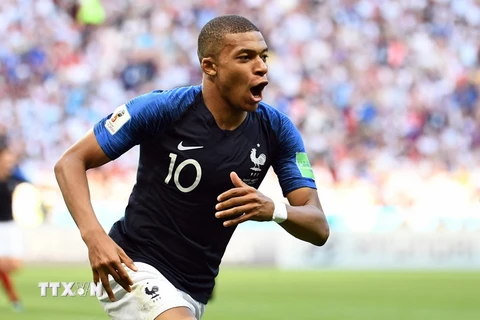 Cầu thủ Pháp Kylian Mbappe mừng bàn thắng vào lưới Argentina trong trận đấu ở Kazan, Nga ngày 30/6 vừa qua. (Ảnh: AFP/TTXVN)