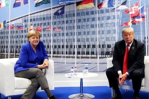 Tổng thống Mỹ Donald Trump và Thủ tướng Đức Angela Merkel, tại Brussels, Bỉ ngày 11/7. (Nguồn: Reuters)