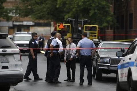 Cảnh sát Chicago điều tra một vụ bắn súng, nơi nhiều người bị bắn vào ngày 5/8 tại Chicago. (Nguồn: Getty Images)