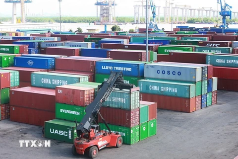  Bãi tập kết container tại Cảng Đình Vũ, thành phố Hải Phòng. (Ảnh: Lâm Khánh/TTXVN)