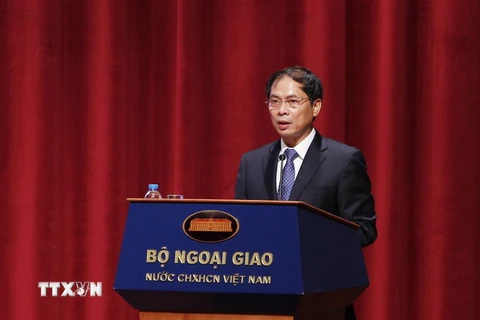 Thứ trưởng Thường trực Bộ Ngoại giao Bùi Thanh Sơn phát biểu khai mạc. (Ảnh: Lâm Khánh/TTXVN)