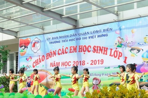 Một tiết mục văn nghệ chào đón các em học sinh lớp Một năm học 2018 -2019 của Trường Tiểu học đô thị Việt Hưng. (Nguồn: thdothiviethung.longbien.edu)