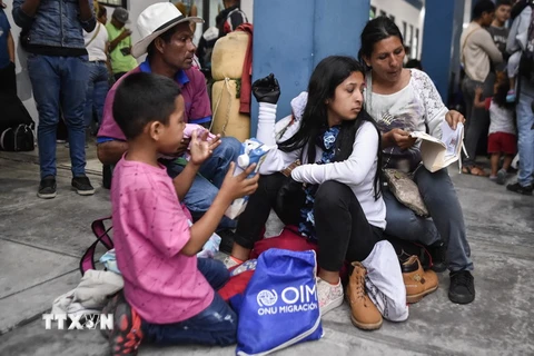 Người di cư Venezuela tại Tumbes, Peru ngày 25/8. (Ảnh: AFP/TTXVN)