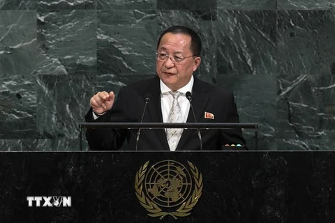 Ngoại trưởng Triều Tiên Ri Yong-ho phát biểu tại Khóa họp 72 Đại hội đồng Liên hợp quốc ở New York, Mỹ ngày 23/9 vừa qua. (Ảnh: AFP/TTXVN)
