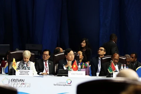 Phó Thủ tướng Bộ trưởng Phạm Bình Minh phát biểu tại Hội nghị Cấp cao Pháp ngữ 17. (Ảnh: Tâm Hằng/TTXVN)