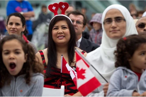 Một nhóm người nhập cư vào Canada. (Nguồn: The Canadian Press)