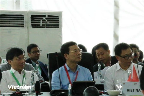 Đoàn Việt Nam do Bộ trưởng Thông tin và Truyền thông Nguyễn Mạnh Hùng dẫn đầu dự hội nghị. (Ảnh: Đỗ Quyên/Vietnam+)