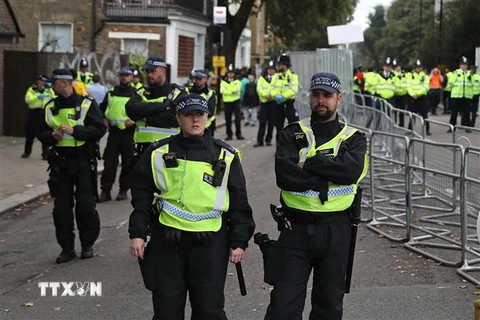 Cảnh sát Anh tại thủ đô London. (Ảnh: AFP/TTXVN)
