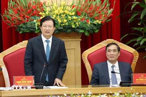 Phó Thủ tướng Trịnh Đình Dũng phát biểu tại buổi làm việc với lãnh đạo tỉnh Phú Thọ. (Ảnh: Trung Kiên/TTXVN)