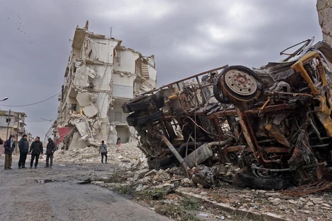 Cảnh đổ nát sau một vụ không kích tại Idlib, tây bắc Syria, ngày 14/3. (Ảnh: AFP/TTXVN)