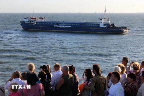 Phà biển chở tàu hỏa khởi hành từ Caucasus thuộc vùng Krasnodar, qua eo biển Kerch tới Bán đảo Crimea. (Ảnh: AFP/TTXVN)