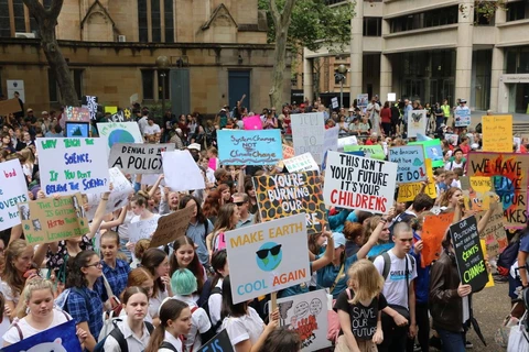 Số lượng học sinh sinh viên tham gia cuộc biểu tình trên toàn đất nước Australia lên đến con số 10,000 người. (Ảnh: Nguyễn Hoàng Linh/TTXVN)