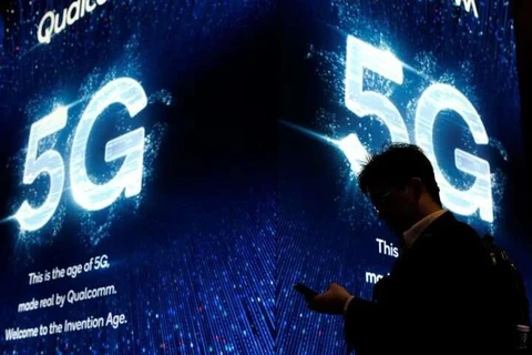 Một cuộc tranh chấp xuyên Đại Tây Dương đã và đang xảy ra về việc cung cấp mạng 5G - thế hệ thứ năm - thế hệ truyền thông di động tốc độ cao mới nhất. (Nguồn: phys.org)