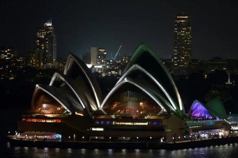 Nhà hát Opera Sydney hưởng ứng Giờ Trái Đất. (Nguồn: phys)
