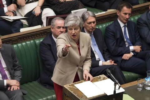 Thủ tướng Anh Theresa May (phía trước) phát biểu tại phiên họp của Hạ viện về thỏa thuận Brexit tại London, ngày 29/3 vừa qua. (Ảnh: THX/TTXVN)