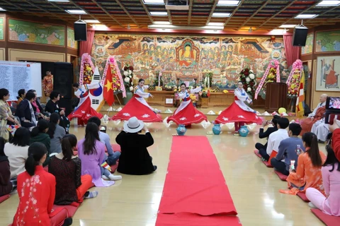 Quang cảnh Lễ cầu an của Hội Phật tử Việt Nam tại Hàn Quốc ở chùa Phụng Ân, thủ đô Seoul. (Ảnh: Hữu Tuyên/Vietnam+) 