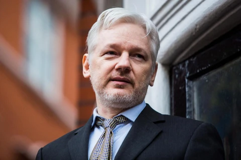 Người sáng lập trang mạng WikiLeaks Julian Assange tại Đại sứ quán Ecuador ở London của Anh, ngày 5/2/2016. (Ảnh: AFP/TTXVN)