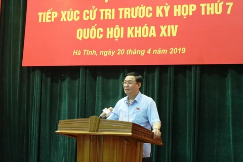 Phó Thủ tướng Vương Đình Huệ giải trình một số vấn đề cử tri Hà Tĩnh quan tâm. (Ảnh: Hoàng Ngà/TTXVN)