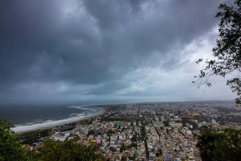 Mây hiện ra trước cơn bão Fani ở Visakhapatnam của Ấn Độ. (Nguồn: Reuters)