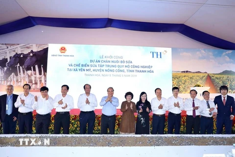 Hình ảnh Thủ tướng dự Lễ khởi công dự án chăn nuôi bò và chế biến sữa