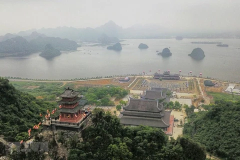 Toàn cảnh chùa Tam Chúc nhìn từ trên cao. (Ảnh: Thành Đạt/TTXVN)