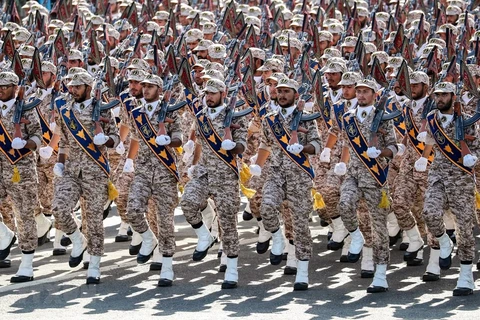 Lực lượng Vệ binh Cách mạng Hồi giáo Iran (IRGC) tại lễ duyệt binh ở Tehran ngày 22/9/2018. (Ảnh: AFP/TTXVN) 