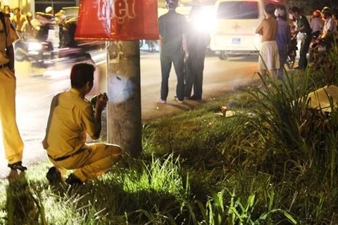 Đắk Lắk: Đi xe máy đâm vào cột điện, 2 người thương vong