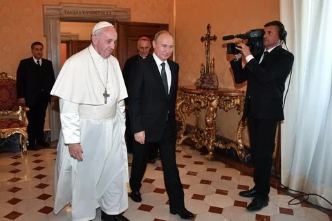 Tổng thống Nga Vladimir Putin và Giáo hoàng Francis tại Tòa thánh Vatican. (Nguồn: Agence France-Presse/Getty Images)