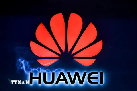 Biểu tượng Huawei. (Ảnh: AFP/TTXVN)